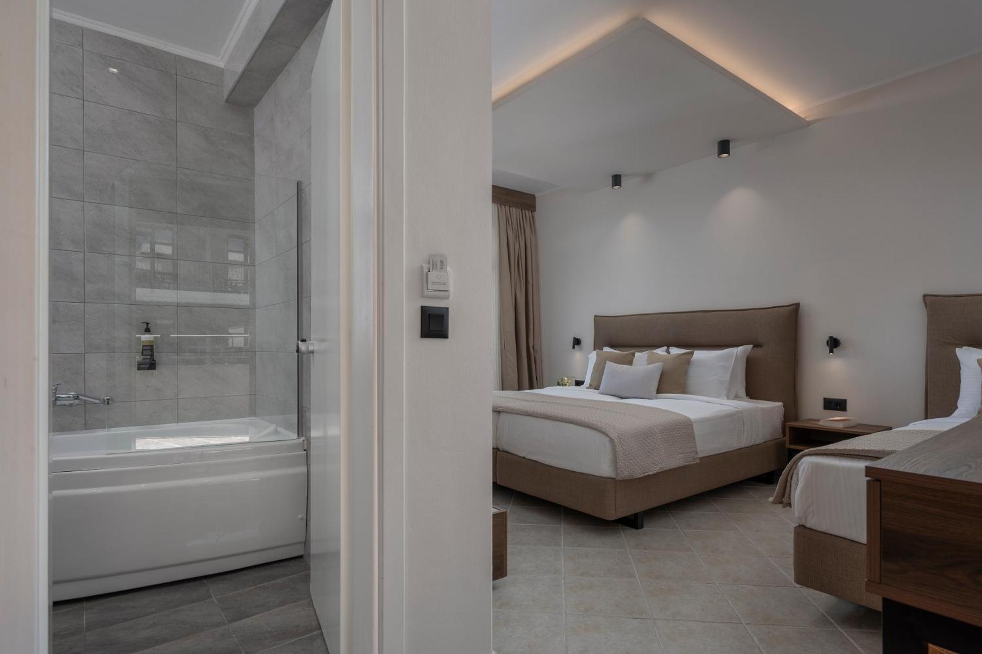 Alia Palace Hotel - Adults Only 16+ Chalkidike Exteriör bild A room at the hotel